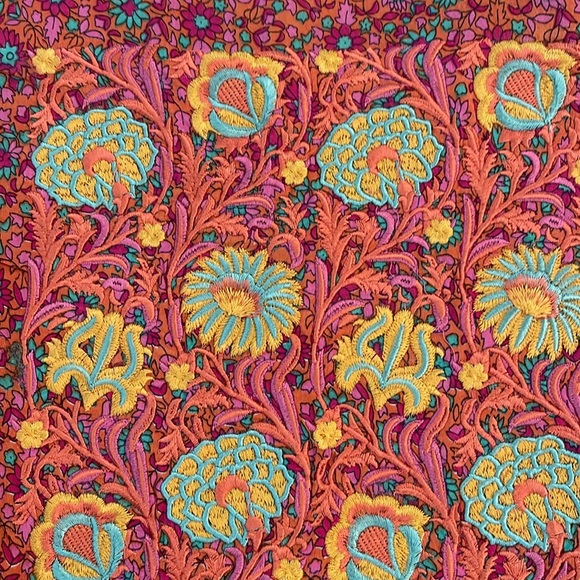 Pakistani Indian printed kurta in mustard color with some embroidery. - Picture 9 of 9